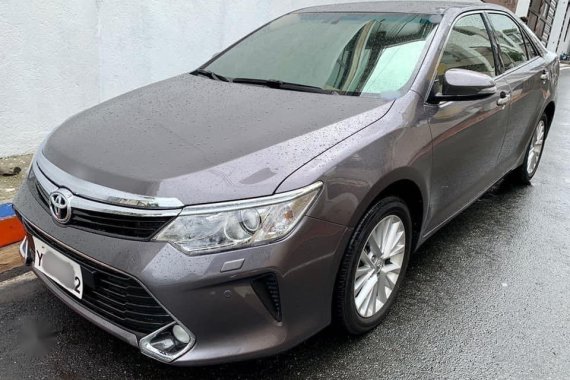 Selling Grey Toyota Camry 2016 in Manila