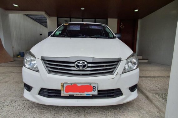 White Toyota Innova 2015 for sale in Manual