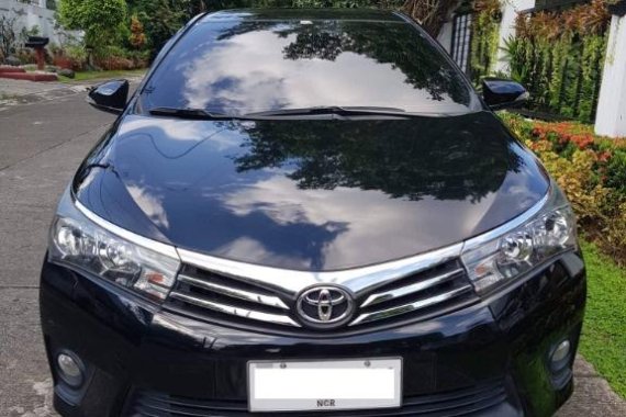 Selling Black Toyota Corolla altis 2015 in Quezon City