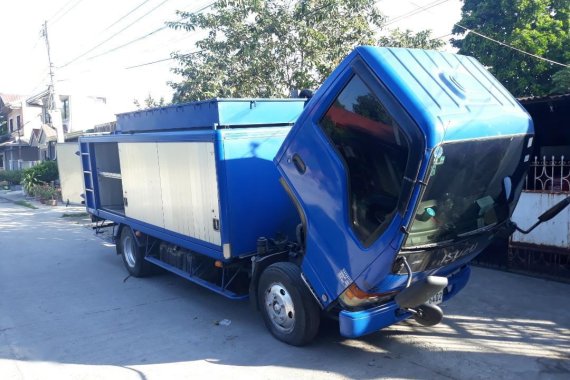 Blue Isuzu Elf 2017 for sale in San Fernando