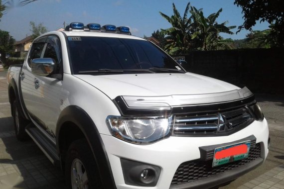 White Mitsubishi Strada 2010 for sale in Manila