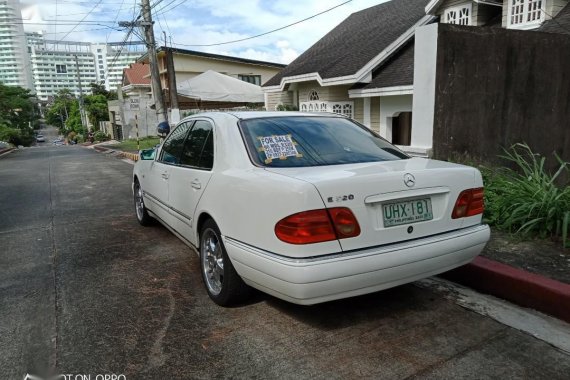 Selling White Mercedes-Benz 230 1996 in Quezon City