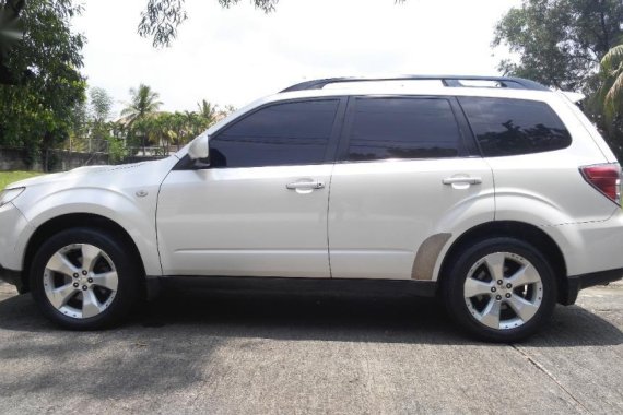 Selling White Subaru Forester 2009 in Manila