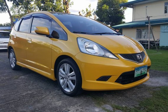 2010 model Honda Jazz 1.5 automatic 