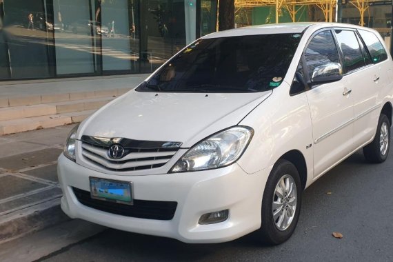 Sell White 2012 Toyota Innova in Pasig