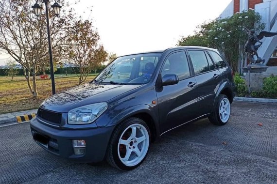 Grey Toyota Rav4 2002 for sale in Manual