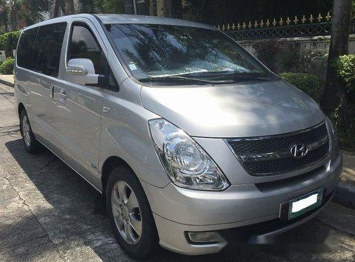 Selling Silver Hyundai Grand Starex 2009 in Pasig