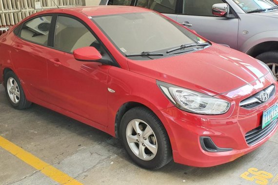 Red Hyundai Accent 2012 in Bulacan