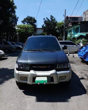 Selling Black Isuzu Crosswind 2002 in Quezon City
