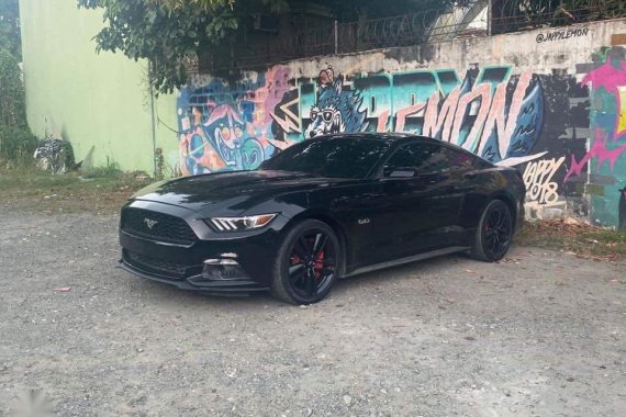 Selling Black Ford Mustang 2015 Coupe / Roadster in Pasig