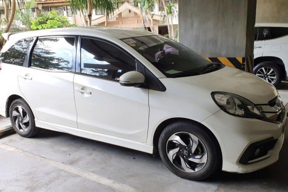 Pearl White Honda Mobilio 2015 for sale in Automatic