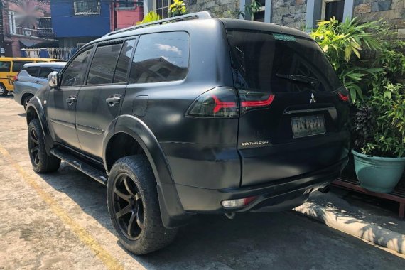 Black Mitsubishi Montero 2011 for sale in Automatic