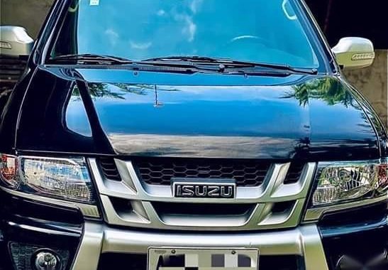 Black Isuzu Crosswind 2015 for sale in Naic