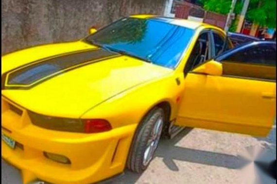 Selling Yellow Mitsubishi Galant 2006 in Quezon