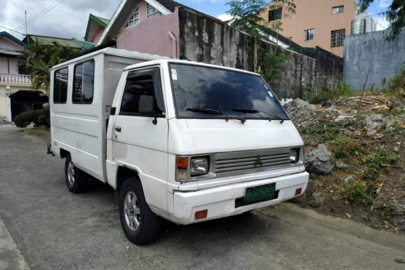 Mitsubishi L300 Van 2009 