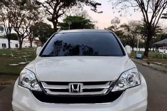 Sell Pearl White 2011 Honda Cr-V in Manila