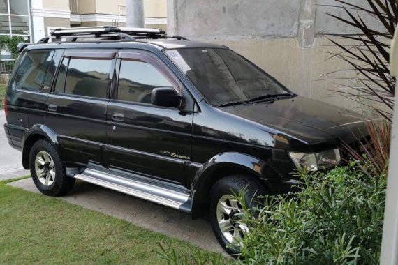 Black Isuzu Crosswind 2004 for sale in Manual