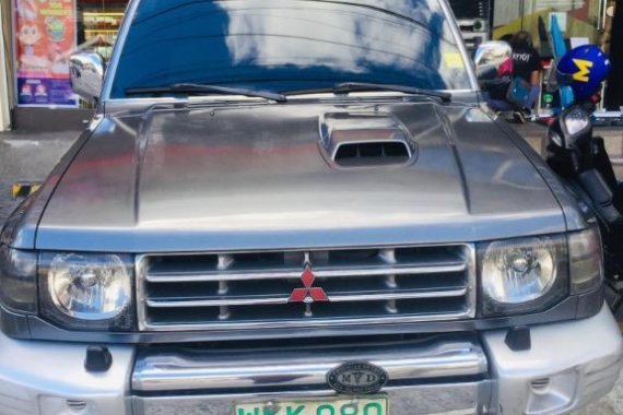 Silver Mitsubishi Pajero 1998 for sale in Manual