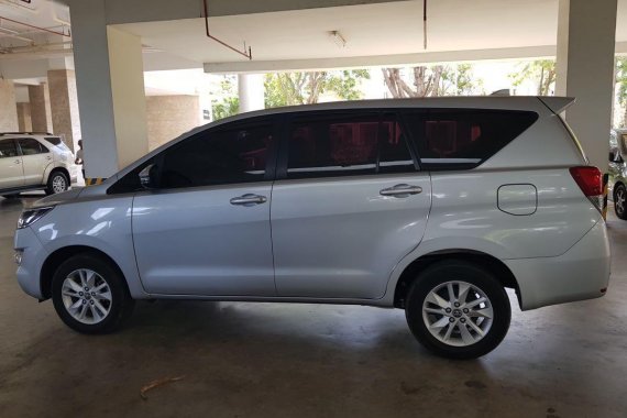 Selling Silver Toyota Innova 2018 in Manila