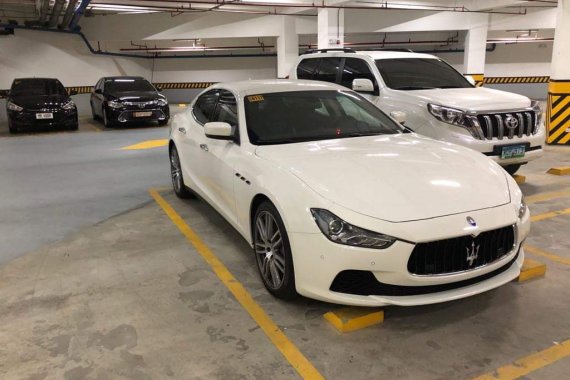 LOW MILEAGE 2016 Maserati Ghibli 3.0 AT