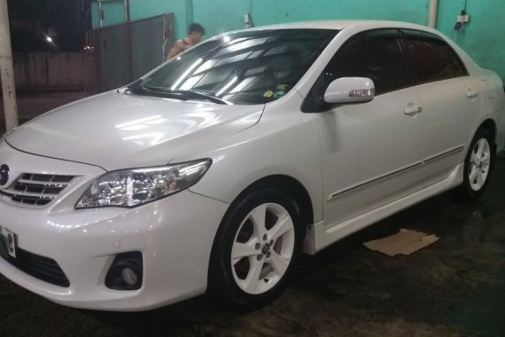 Pearl White Toyota Corolla altis 2013 for sale in General Emilio Aguinaldo