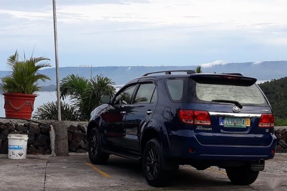 Sell Blue 2005 Toyota Fortuner in Pateros