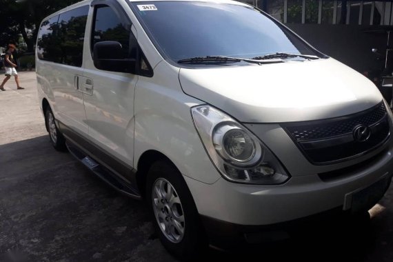 Selling White Hyundai Starex 2010 in Angeles