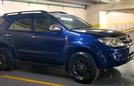 Sell Blue 2005 Toyota Fortuner in Pateros