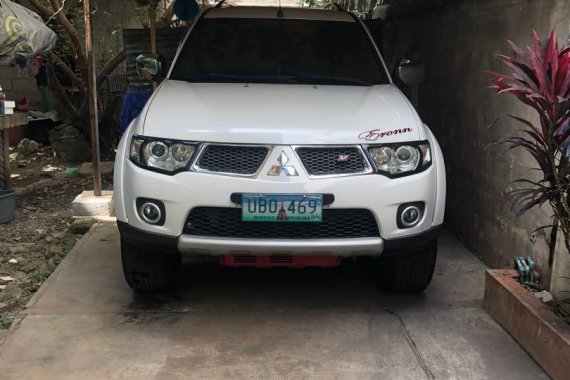 Selling White Mitsubishi Montero sport 2012 in Marikina