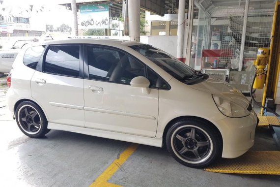 Sell Pearl White 2007 Honda Jazz in Tarlac