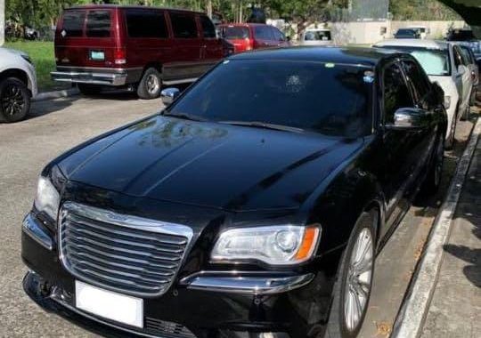 Selling Chrysler 300c 2013 in Manila