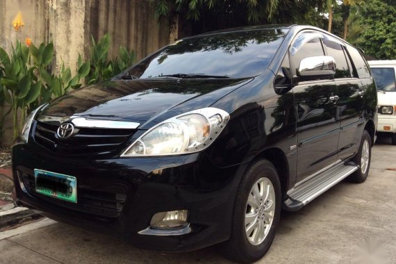 Black Toyota Innova 2011 for sale in Automatic