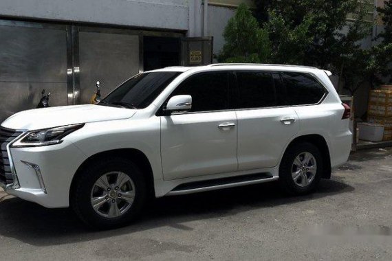 White Lexus Lx 570 2017 for sale in Manila