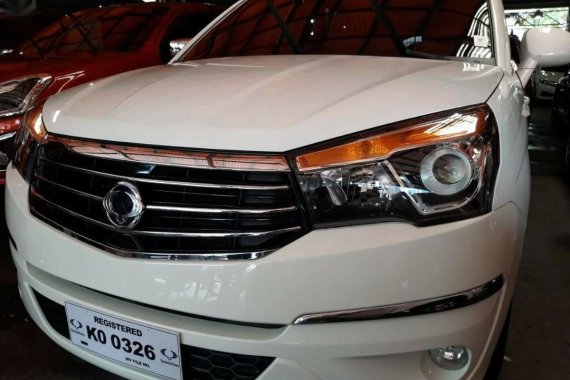 Pearl White Ssangyong Rodius 2017 for sale in Automatic