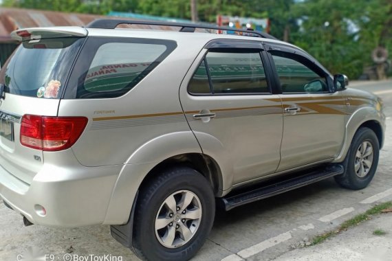 Silver Toyota Fortuner 2006 for sale in Cainta