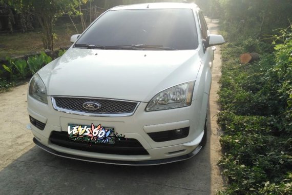 Sell Purple 2005 Ford Focus in Manila