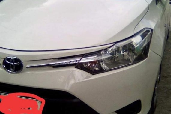 White Toyota Vios 2015 for sale in Manual