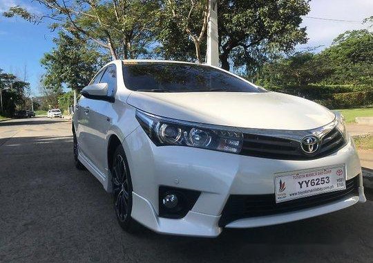 Sell White 2016 Toyota Corolla altis in Manila