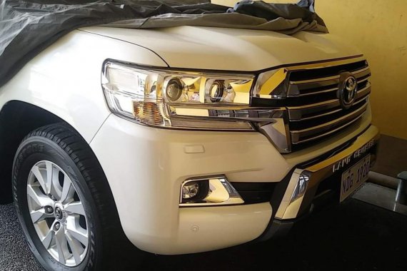 White Toyota Land Cruiser 2017 for sale in Quezon City