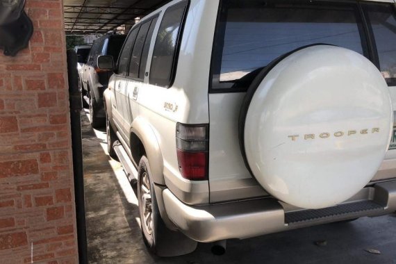 Selling White Isuzu Trooper 2003 in Manila