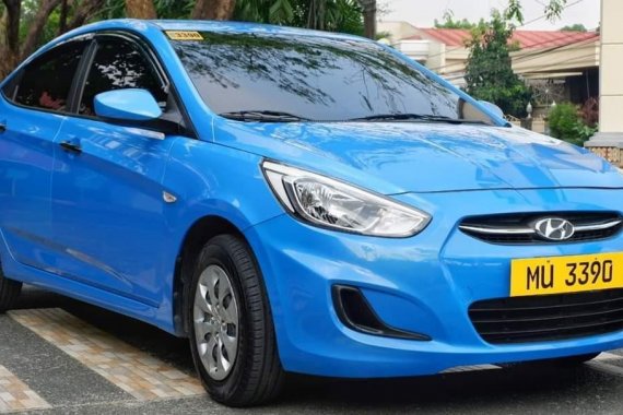 Selling Blue Hyundai Accent 2018 in Manila