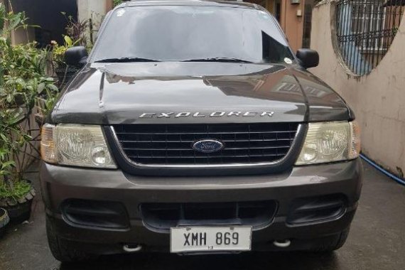 Selling Black Ford Explorer 2005 in Taguig