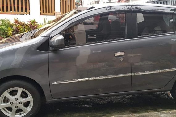 Selling Grey Toyota Wigo 2014 in Las Pinas