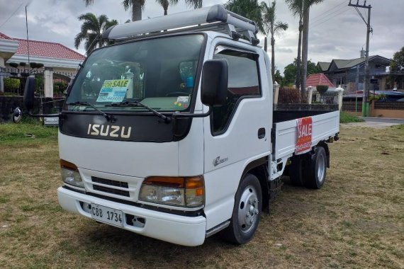 Sell White 2020 Isuzu Elf in Manila