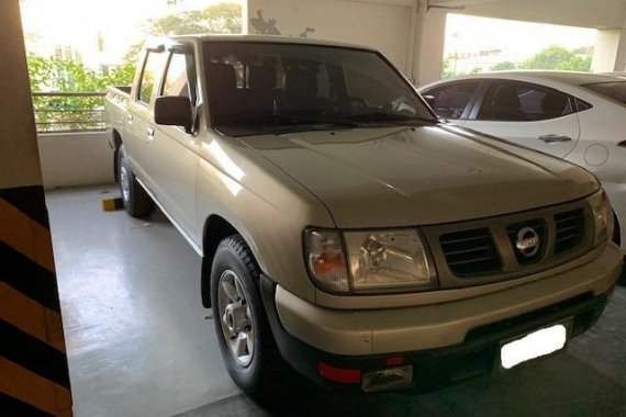 Beige Nissan Frontier 2012 for sale in Manual