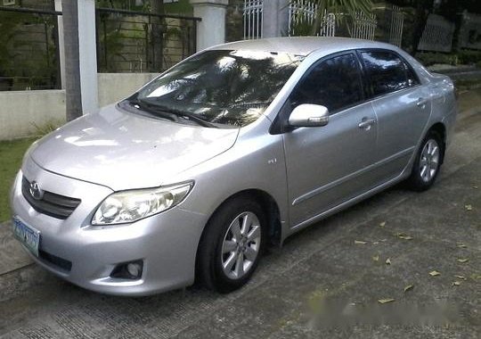 Silver Toyota Corolla altis 2009 for sale in Manual