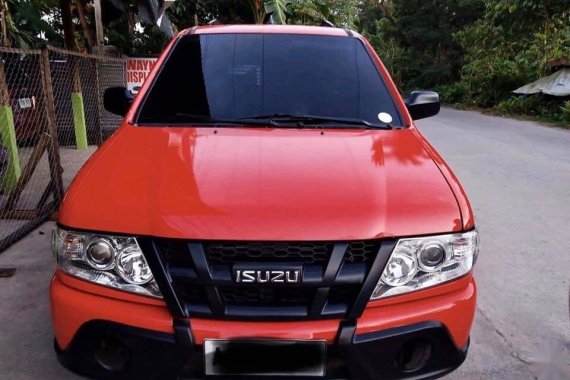 Red Isuzu Crosswind 2014 for sale in Manual