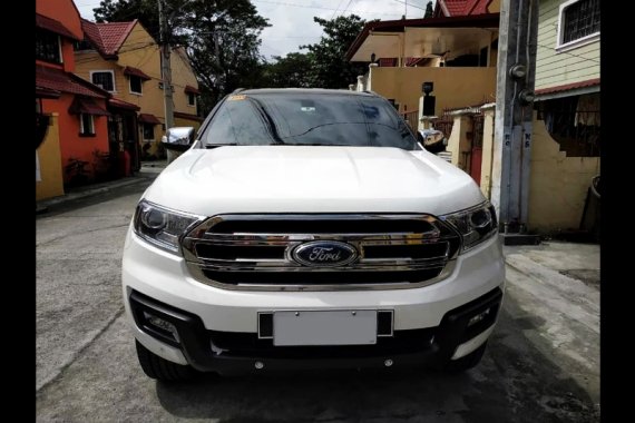Selling White Ford Everest 2018 SUV / MPV at 26000 in Bacoor