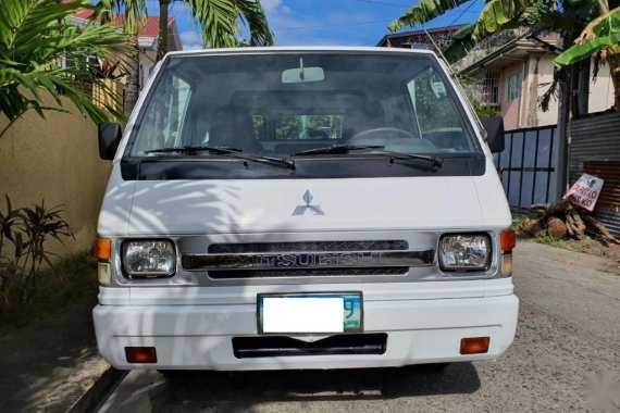 Selling Mitsubishi L300 2010 in Pasig