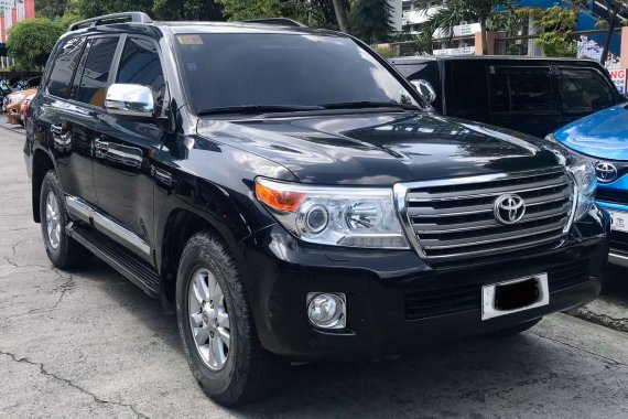 2015 Toyota Land Cruiser 200 VX(4x4) AT